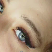 خدمات و آموزش اکستنشن مژه و لیفت و لمینت ابرو