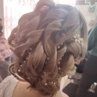 سلام کلیه خدمات آرایشگری با نصف قیمت