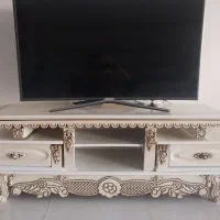 میز تلویزیون نو و تمیز زیاد استفاده نشده