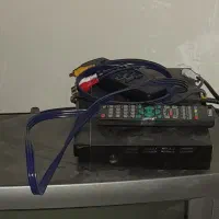 دستگاه دیجیتال با کنترل و کابل فلش خور کاملا سالم