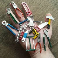 ماکت جعبه ابزار با 15 عدد ابزار کاملا فلزی  زیبا