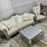 مبل کلاسیک کاملا نو بهمراه میز