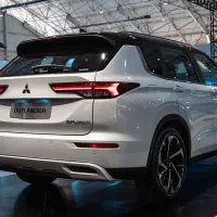 میتسوبیشی اوتلندر (M-Line)