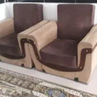 مبل و میز عسلی و ساعت ایستاده