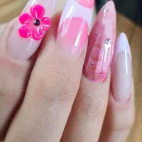 تخفیف کاشت ناخن به مناسبت شب یلدا