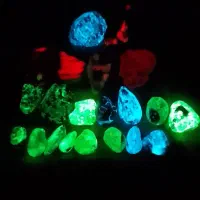 گوهر سنگ های طبیعی با سختی بالا شبتاب