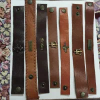 دستبند چرم طبیعی .