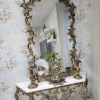 آینه و شمعدان برنجی