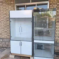 کمد درب شیشه ای