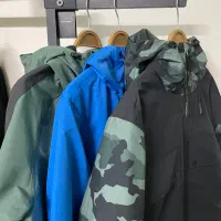 لباس اسکی برند اوکلی وارپ اورست ولکام