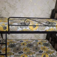 تخت دو طبقه فلزی با تشک پلاستیک شده|تخت و سرویس خواب|مشهد, الهیه|دیوار