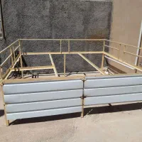 تخت فلزی