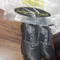 کفش کار  کفش چمن|کیف، کفش، کمربند|نیشابور, گمنام غربی|دیوار