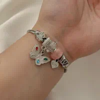 دستبند ....‌|بدلیجات|شاهین‌شهر, عطار|دیوار