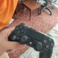 دو عدد دسته پلی استیشین 4 یکی کاملا نو یکی در حدنو|کنسول، بازی ویدئویی و آنلاین|جلفا, |دیوار