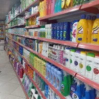 صندوقدار و فروشنده هایپر مارکت