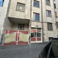 آپارتمان ۴۰ متر خ سینا انتهای خ خرمشهر پشت دخانیات