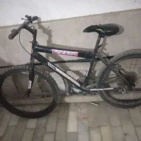 کامپیوتر و میز کامپیوترو دوچرخه ۲۴