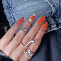 شاگرد برای لاین ناخن