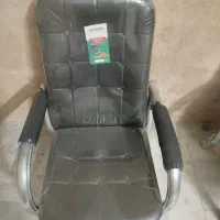 صندلی نو ومیز مدیریت