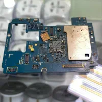 فروش وخرید موبایل های شکسته