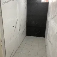 کارگر برای کاشی کاری