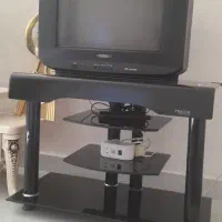 تلویزیون صاایران و میز تلویزیون شیشه ی در حد نو|تلویزیون و پروژکتور|بندرعباس, |دیوار