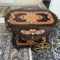 میز بار کاملا سالم و تمیز