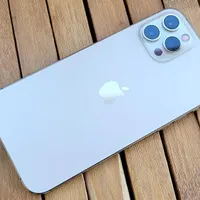 اپل iPhone 12 Pro Max با حافظهٔ ۲۵۶ گیگابایت