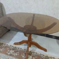 میز بدون صندلی