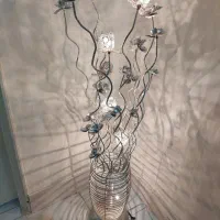 آباژور ایستاده کنار سالنی طرح گل (سیلور/نقره ای)