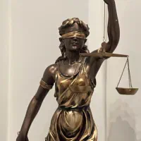 وکیل پایه یک دادگستری و مشاورحقوقی