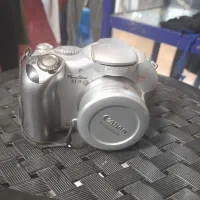 تعدادی دوربین عکاسی وفیلم برداری دیجیتال اصل