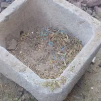 حوض سنگی قدیمی|کلکسیون اشیاء عتیقه|سامان, |دیوار