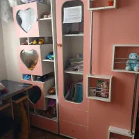 کمد سه تیکه. و میز تحریر