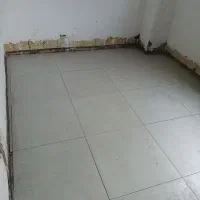 کارگر ساده برای کاشی کاری
