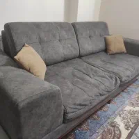 مبل راحتی 7 نفره میز وسط و 3 تا عسلی