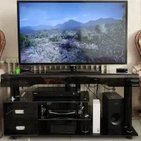 میز تلویزیون شیشه ای ۳ طبقه و کشو دار