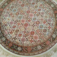 سه عدد فرش گرد