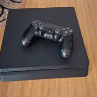ps4 در حد نو همراه با یک دسته