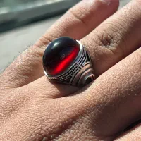 عقیق سرخ سیاه تیغ آب بی نهایت زیبا و استثنایی