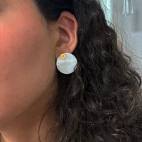 گوشواره صدفی رنگ ثابت و میخ استیل با تخفیف ویژه|بدلیجات|اسلامشهر, شهرک مفیدی|دیوار