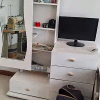 میز ارایش|تخت و سرویس خواب|هشتگرد, شهرک دانش|دیوار