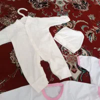سرهمی و چند تیکه لباس نوزادی مناسب سیسمونی|کفش و لباس بچه|مشهد, رضاییه|دیوار