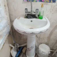 روشویی کاملا سالم همراه با شیرآلات