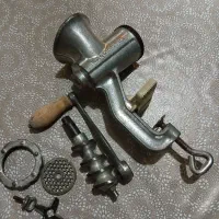 چرخ گوشت دستی، آنتیک و قدیمی|کلکسیون اشیاء عتیقه|تبریز, |دیوار