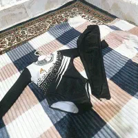 فروش یک دست لباس ژیمناستیک