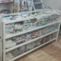 میز mdf و ویترین ۳ متری فلزی