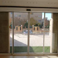 درب شیشه‌ای برقی اتوماتیک