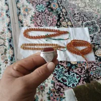 فروش تسبیح کهربا سندلوس و انگشتر عقیق|کلکسیون اشیاء عتیقه|نقده, |دیوار